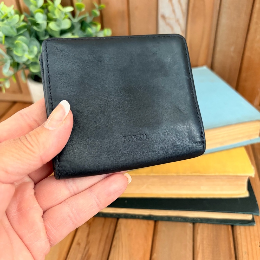 Fossil Black Leather Bifold Wallet Minimalist - Picture 2 of 9